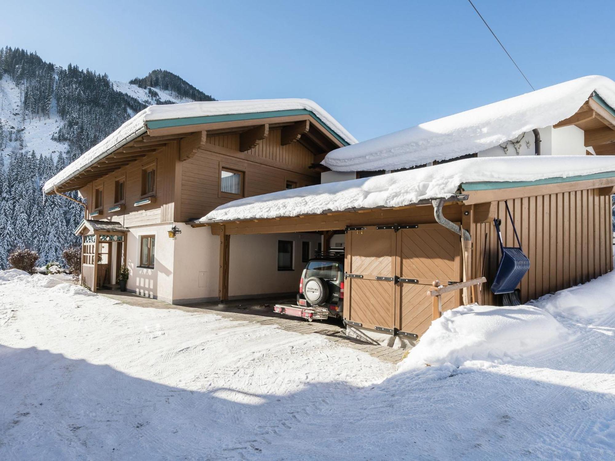 Modern Apartment near Ski Area in Saalbach Hinterglemm Exterior foto