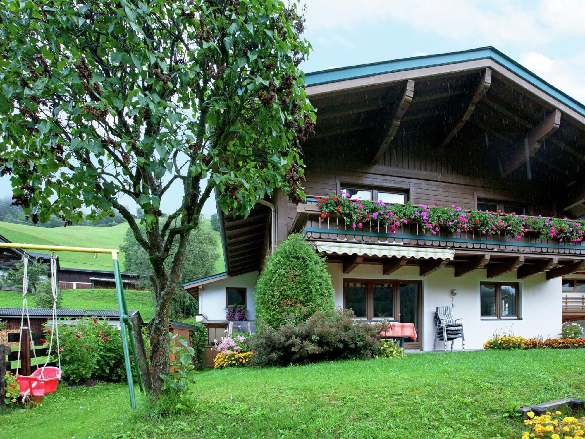 Modern Apartment near Ski Area in Saalbach Hinterglemm Exterior foto
